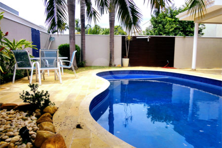 Casa à venda com 3 suítes no condomínio Residencial Jardim América, Vinhedo - SP
