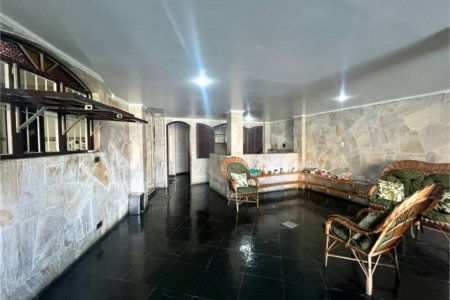 Casa com piscina disponivel para venda com 250m² - Jardim Paris / SP