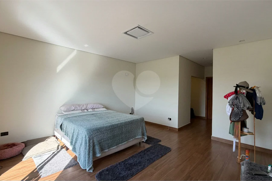 Casa de alto padrão com 3 suítes no Condomínio Damha 2,