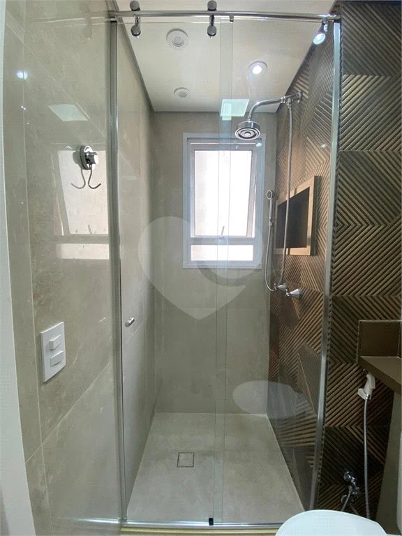 EXCELENTE APARTAMENTO Localizado no bairro do Bom Retiro próximo à Avenida Santos Dumont, com acesso