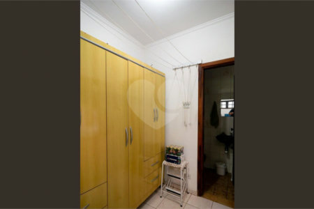 Casa para venda e locação no Campo Belo de 120M² com 3 dormitórios, 1 suíte e 3 vagas