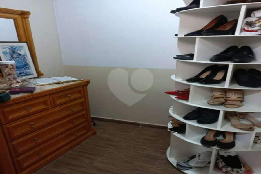 Casa à venda com 3 quartos, sendo 2 suítes, em Jardim Oriental, São Paulo, SP