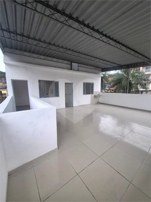 SOBRADO TIPO APARTAMENTO COM 1 QUARTO PARA LOCAÇÃO 153m² - SANTÍSSIMO