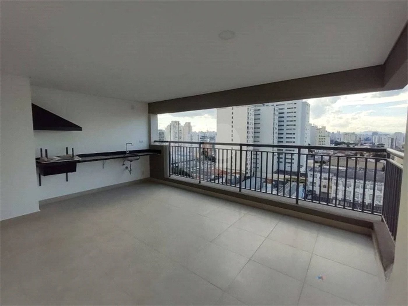 Apartamento novo com 129m² na Mooca com 2 suítes e 2 vagas.