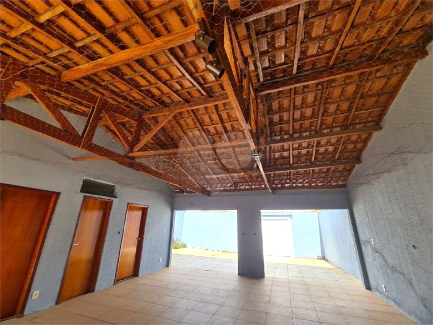 Casa à venda com 3 dormitórios, sendo 1 suite e ampla área de lazer no Jardim Brasil
