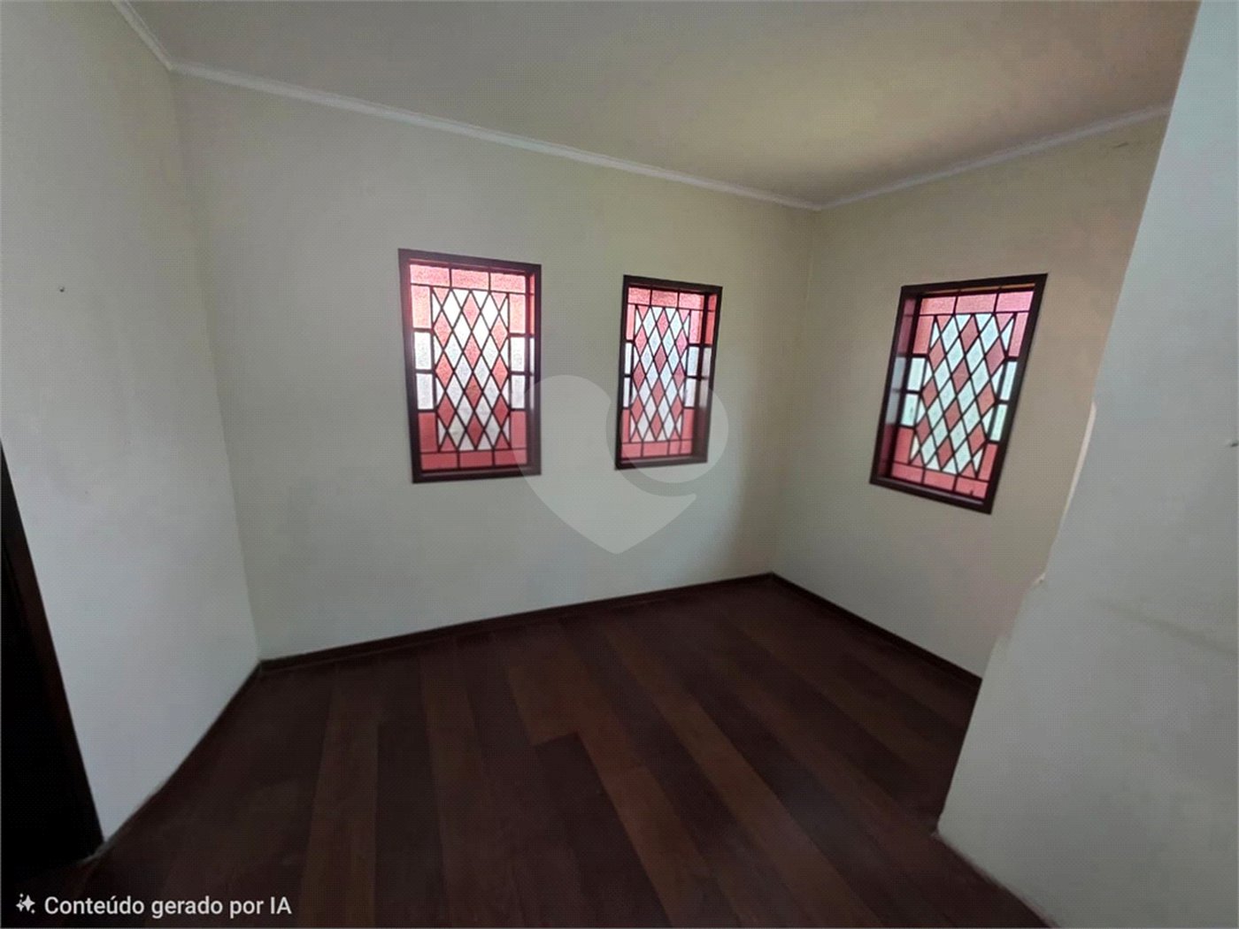 Casa Térrea 5 quartos bem localizada com piscina.