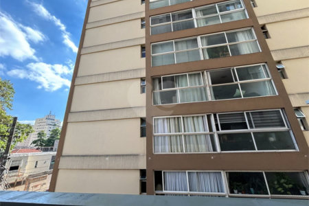 Apartamento aconchegante com terraço e sacada