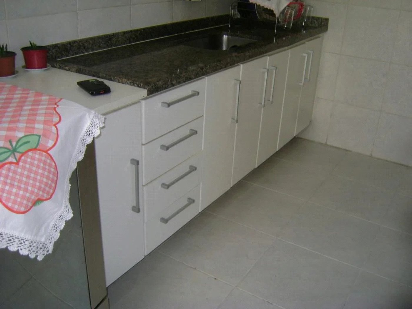 Casa à venda com 3 quartos, sendo 1 suíte, no condomínio Res Green Ville, São Paulo - SP