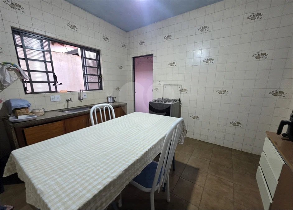 Casa térrea, 2 dormitórios com salão comercial Jd. Nova São Carlos