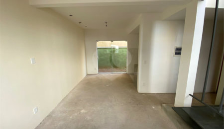 Casa à venda com 3 quartos, sendo 1 suíte, no condomínio Village Saint Germain, São Carlos - SP