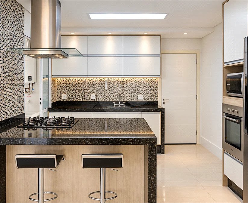 Apartamento mobiliado de 106 m² no Centro de São Bernardo, com 3 dormitórios, suíte, 3 vagas, vista livre e condomínio com lazer completo.