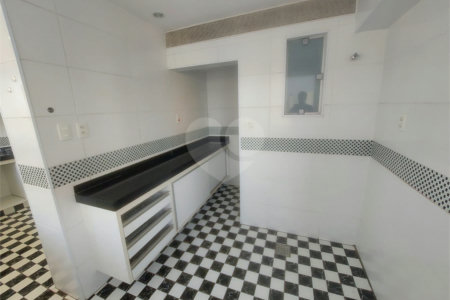Apartamento Edifício Roberto Martinez .