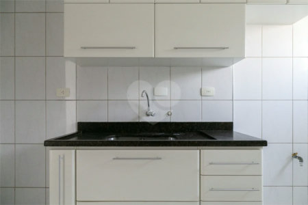 Apartamento no Cambuci com 2 dormitórios e vaga à venda