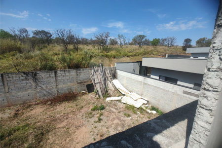 Terreno 810 metros à venda em Atibaia com projeto aprovado exclusivo de alto padrão com construção inacabada
