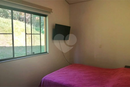 Casa à venda com 3 suítes no condomínio Vale da Santa Fé, Vinhedo - SP