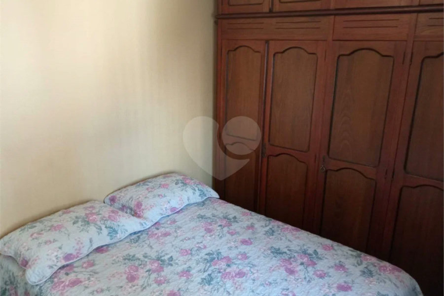 Lindo apartamento, muito bem conservado, com bom espaço interno.