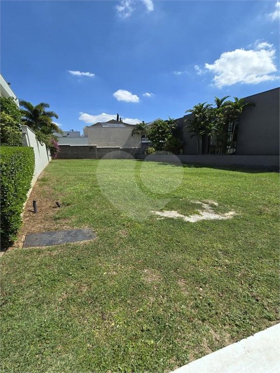 Maison Du parc- condominio de altissimo padrão - lote plano com 495,00 ms- R$ 1.920.000,00 - condominio - R$ 1.100,00 - iptu - R$ 800,00 - Área de lazer: Quadra de Tênis - Quadra Poliesportiva - campo de Futebol - Quadra de Squash - Academia - Playground - Sistema de Segurança 24hs com cerca elétri