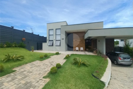 Casa à venda no Condominio Terras de Santa Teresa, Itupeva-SP.