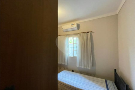 Casa térrea para venda no bairro Vila Xavier em Araraquara/SP.
