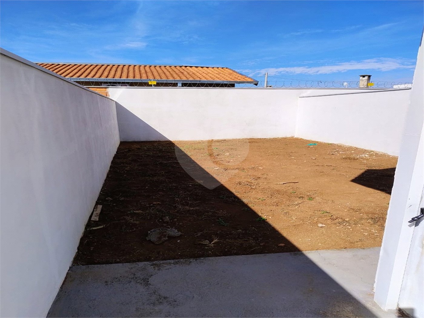 Casa nova 2 quartos dois banheiros Jardim Hikari