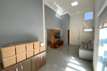 Casa térrea com piscina para venda no Condomínio Quebec.