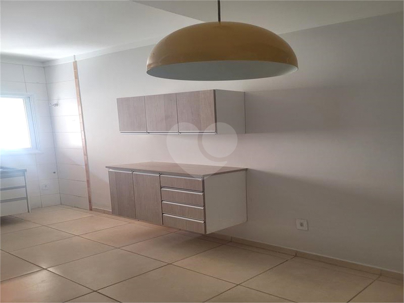 Indaiatuba - Sobrado para venda e Locação - Jardim Nely em Indaiatuba - R$ 425.000,00 - aceita parte em permuta - Bairro tranquilo com fácil acesso a rodovias, Shopping Polo Parque Mall - Assai, Polo shopping - Com duas suítes sendo uma com sacada, , lavabo. área de serviço , 2 vagas, portão ele