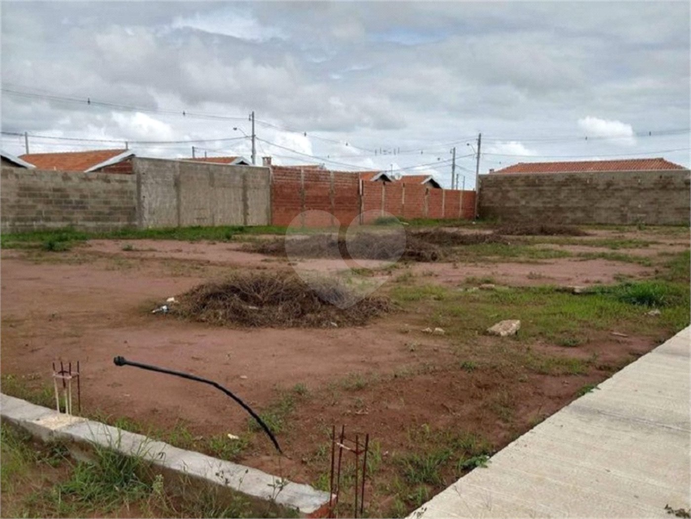 Terreno com 176,00 m² .