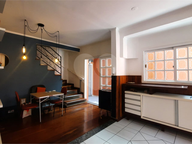 Casa de Vila à venda com 4 quartos, sendo 2 suítes,  em Granja Julieta, São Paulo, SP