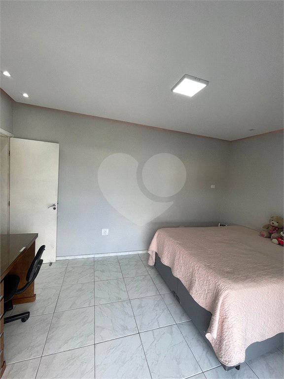 Casa à venda com 5 quartos, sendo 1 suíte, no condomínio Residencial Green Ville, Rio de Janeiro - RJ