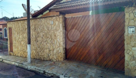 Casa à venda com 3 quartos no Centro, Vinhedo, SP
