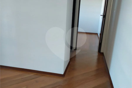 Casa à venda com 2 quartos, sendo 1 suíte, em Vila Maria de Maggi, Suzano, SP