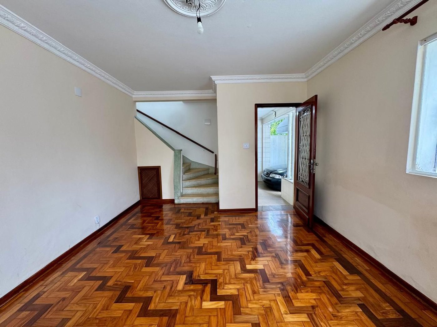 CASA AMPLA COM QUINTAL  150m² - 1.799.000,00 - Aparecida - Santos/SP