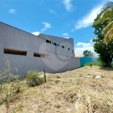 Casa à venda com 4 quartos, sendo 2 suítes, no condomínio Vivendas do Mendanha, Rio de Janeiro - RJ