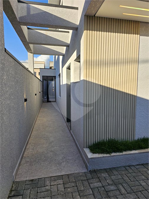 Casa à venda com 3 quartos, sendo 1 suíte,  no condomínio Villas do Jaguari, Santana de Parnaíba - SP