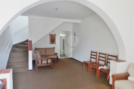 Sobrado à venda com 2 quartos em Vila Nivi, São Paulo, SP