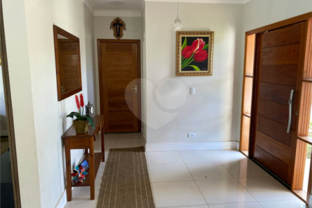 Casa à venda com 4 quartos, sendo 3 suítes, no condomínio Primavera, Salto - SP