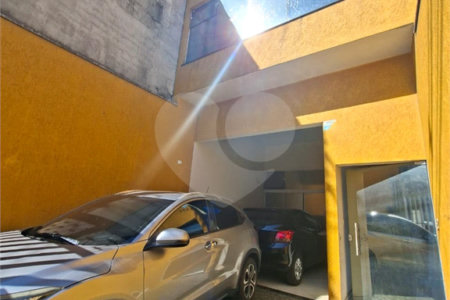 Sobrado à venda em Vila Nogueira, Diadema, SP