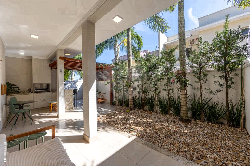 Casa à venda com 3 suítes no condomínio Reserva da Mata, Vinhedo - SP