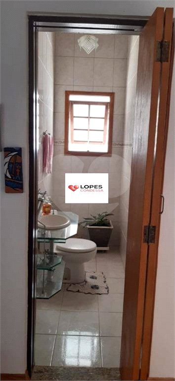 Casa à venda com 3 quartos, sendo 1 suíte, no condomínio Parque Suiça, Caieiras - SP