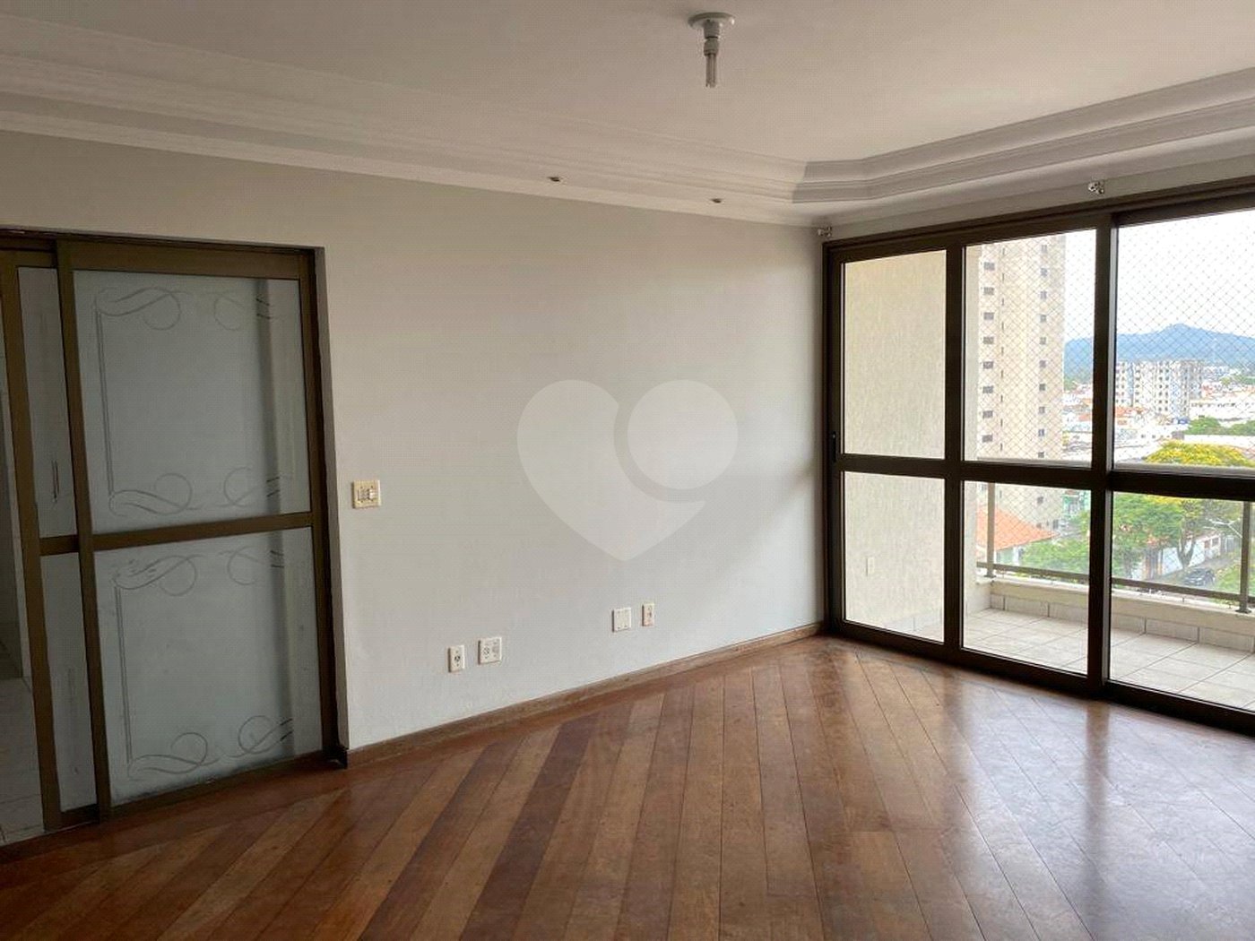 Apartamento à venda com 3 quartos, sendo 1 suíte, em Vila Costa, Suzano, SP