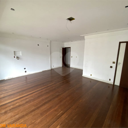 Apartamento à venda com 4 quartos, sendo 1 suíte,  em Tijuca, Rio de Janeiro, RJ