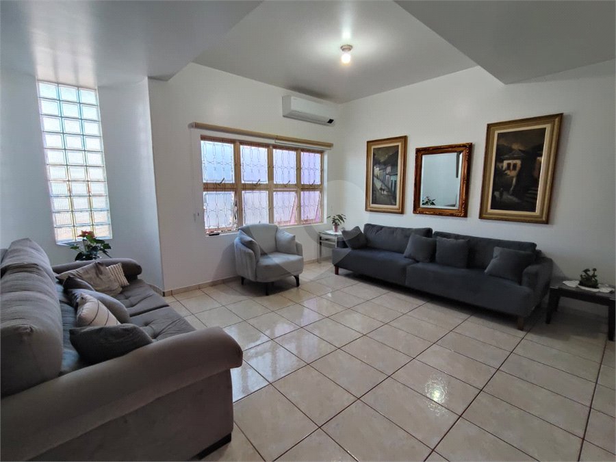 Casa à venda com 5 quartos, sendo 3 suítes, no Centro, Itapetininga, SP