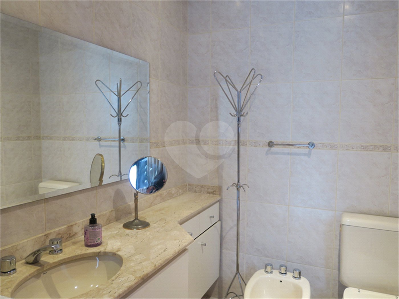 Apartamento à venda com 3 suítes em Vila Suzana, São Paulo, SP