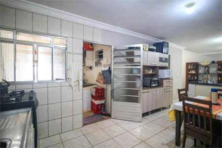 Sobrado à venda com 4 quartos, sendo 1 suíte, em Residencial Monte Verde, Indaiatuba, SP