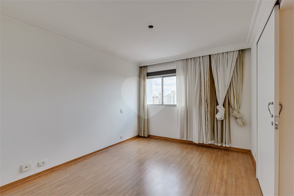 Apartamento à venda com 4 suítes em Campo Belo, São Paulo, SP