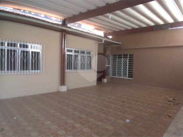 Casa Térrea à venda com 3 quartos, sendo 1 suíte,  em Horto, São Paulo, SP