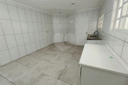 Sobrado à venda com 3 quartos, sendo 1 suíte, em Vila Nivi, São Paulo, SP
