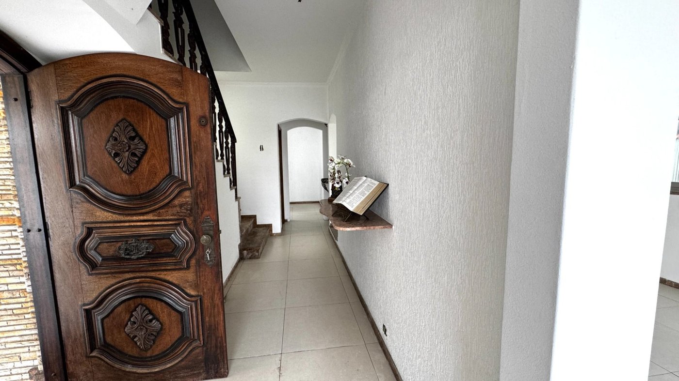 Casa dos Sonhos no Canal 6 – Piscina, Privacidade e 450m² de Terreno