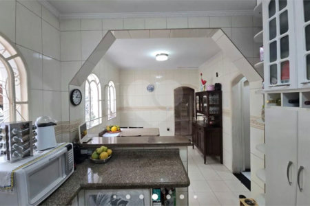 Casa à venda com 4 quartos, sendo 3 suítes,  em Vila Rosália, Guarulhos, SP