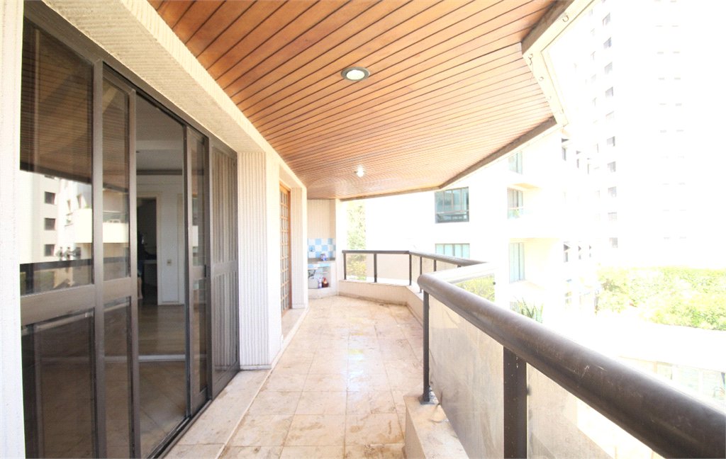 Apartamento à venda com 3 suítes em Vila Suzana, São Paulo, SP